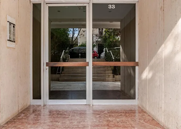 Quiet Simple Brand New Luxury Apartment By The Sea